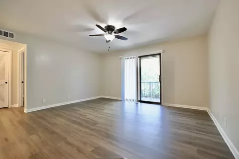 420 Walton Ln #I43, Madison, TN 37115