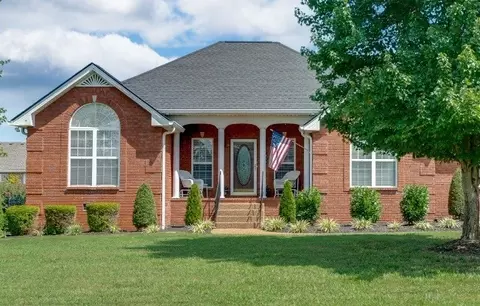 1709 Clover Dr, Lebanon, TN 37087
