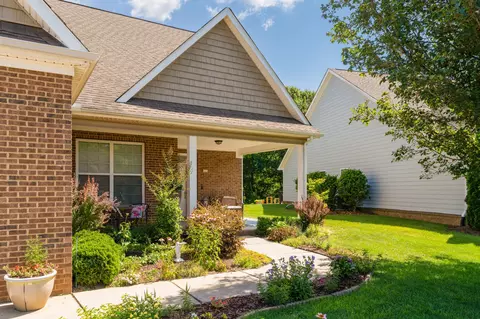 2767 Waterhaven Dr, Chattanooga, TN 37406