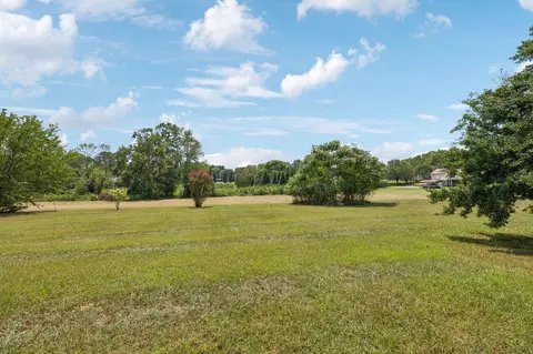 Exterior - 74 Hillcrest Dr, Morrison, TN 37357 photo 4 of 7
