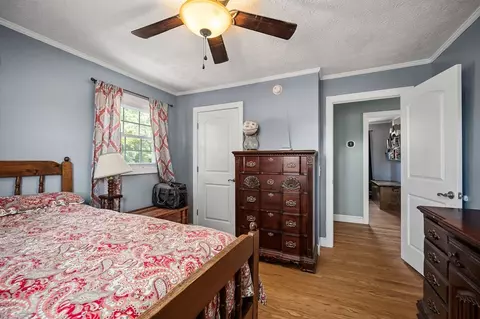 Bedroom - 13705 Old Kentucky Rd, Walling, TN 38587 photo 7 of 7