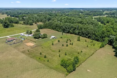 View/Area - 13705 Old Kentucky Rd, Walling, TN 38587 photo 7 of 9