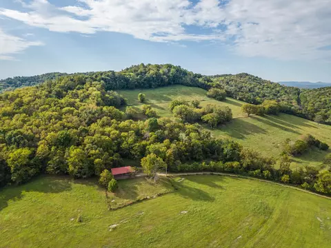 431 Plunkett Creek Rd, Gordonsville, TN 38563