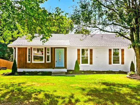 203 Township Dr, Hendersonville, TN 37075