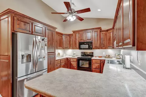 Kitchen - 705 Blackpatch Dr #7, Springfield, TN 37172 photo 1 of 2