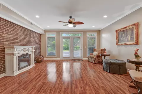 Living - 705 Blackpatch Dr #7, Springfield, TN 37172 photo 3 of 3