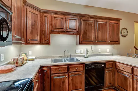 Kitchen - 705 Blackpatch Dr #7, Springfield, TN 37172 photo 2 of 2