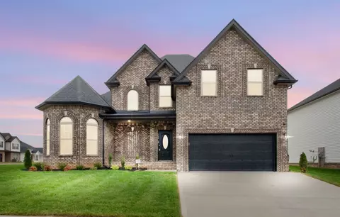 668 Woodrush Dr, Clarksville, TN 37040