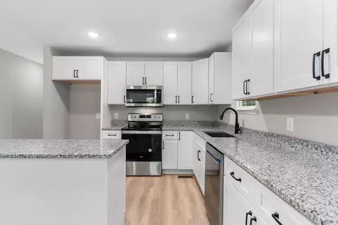 Kitchen - 101 Reece Rd, Baxter, TN 38544 photo 2 of 2