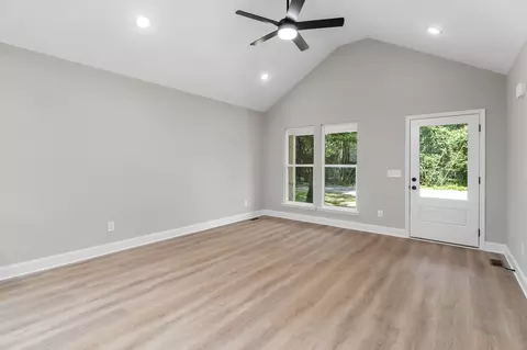 Living - 101 Reece Rd, Baxter, TN 38544 photo 1 of 2