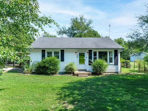 6620 New Town Rd, College Grove, TN 37046