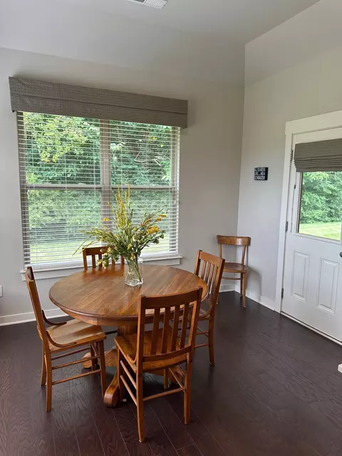Dining - 1405 Burrows Ave, Murfreesboro, TN 37129 photo 4 of 4