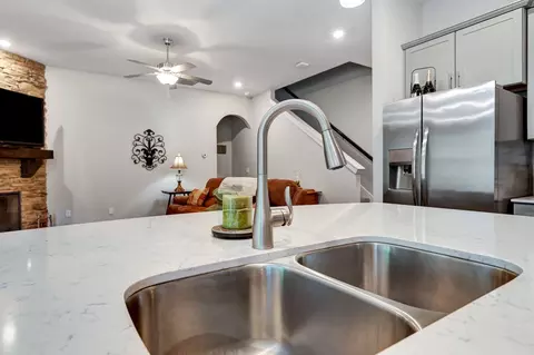 Kitchen - 1405 Burrows Ave, Murfreesboro, TN 37129 photo 7 of 9