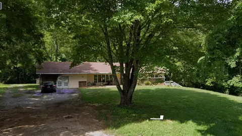 300 Sanford Ln, Lawrenceburg, TN 38464