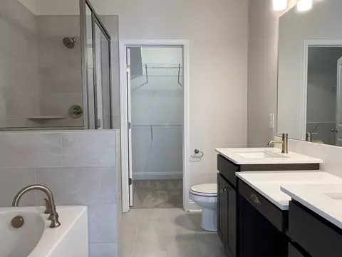 Bath - 3232 Tasker Dr, Antioch, TN 37013 photo 2 of 5