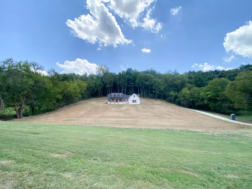 Exterior - 2043 Lynnville Hwy, Cornersville, TN 37047 photo 3 of 4