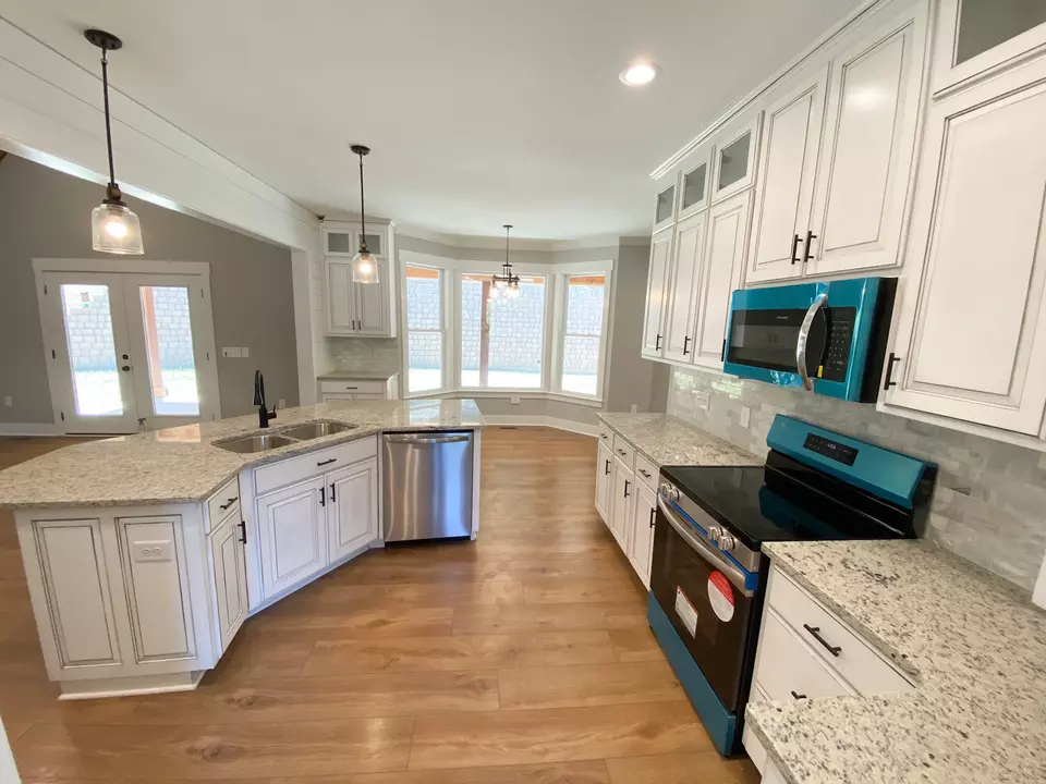 Kitchen - 2043 Lynnville Hwy, Cornersville, TN 37047 photo 3 of 3