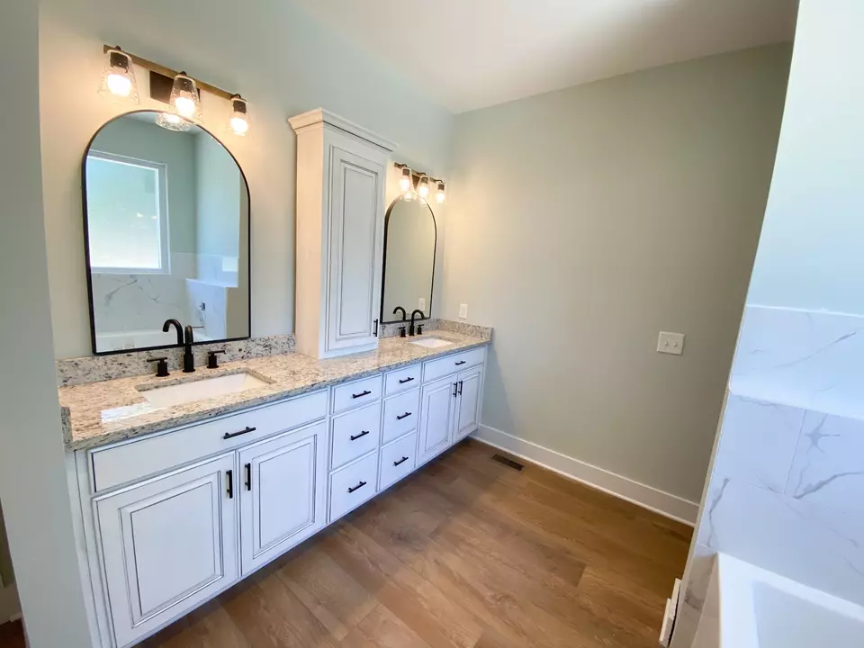 Bath - 2043 Lynnville Hwy, Cornersville, TN 37047 photo 1 of 3