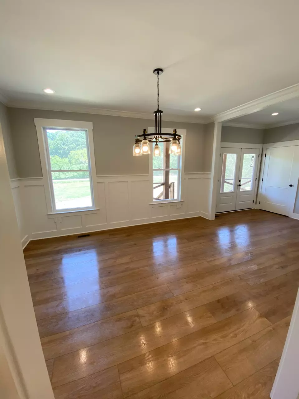 Dining - 2043 Lynnville Hwy, Cornersville, TN 37047 photo 1 of 2