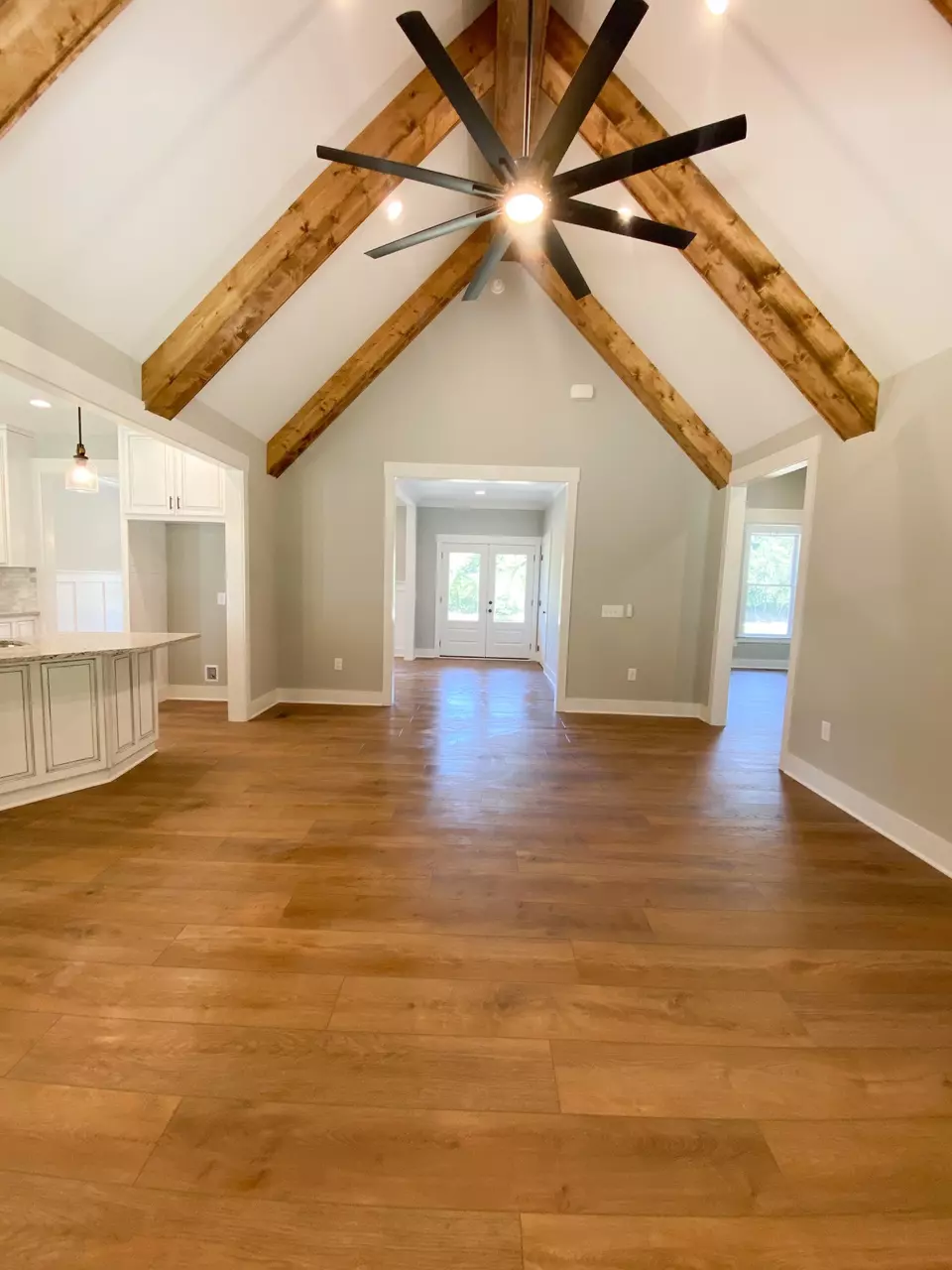 Living - 2043 Lynnville Hwy, Cornersville, TN 37047 photo 2 of 2