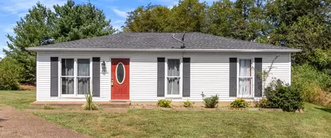 586 Foxfield Rd, Hopkinsville, KY 42240