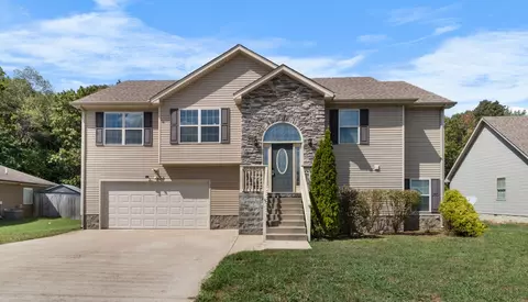 1184 Freedom Dr, Clarksville, TN 37042