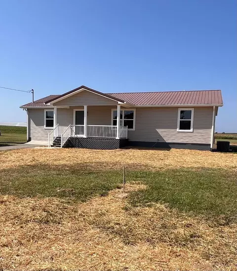8 Pleasant Ridge Ct, Huntland, TN 37345