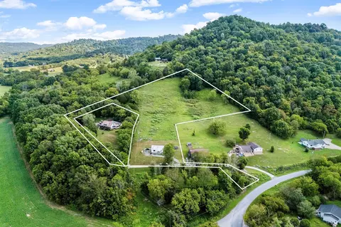10 Joshua Ln, Pleasant Shade, TN 37145