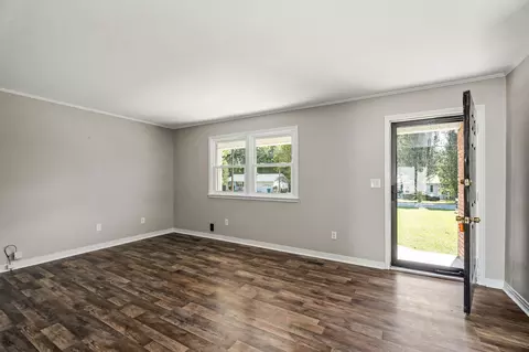 Living - 209 7th Ave S, Baxter, TN 38544 photo 4 of 4