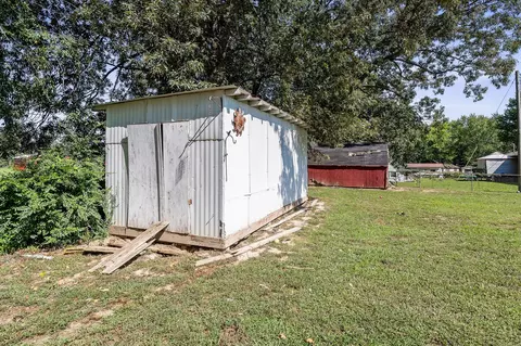 Exterior - 209 7th Ave S, Baxter, TN 38544 photo 9 of 11
