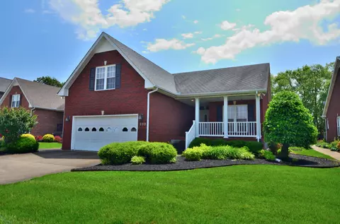 202 Winfrey Ct, Pleasant View, TN 37146