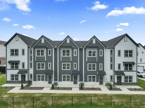 700 N Dupont Ave #213, Madison, TN 37115