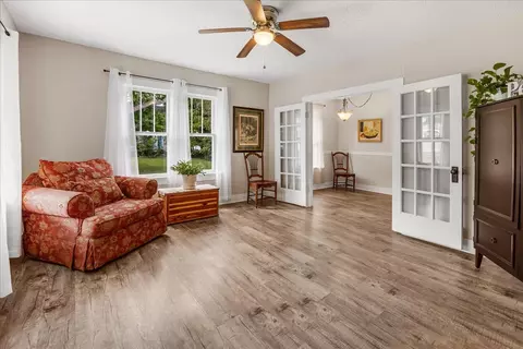 Living - 409 E Mclean St, Manchester, TN 37355 photo 1 of 2