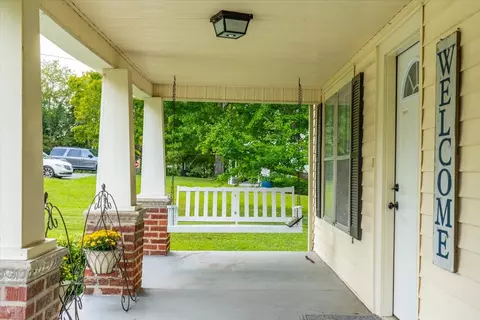 Exterior - 409 E Mclean St, Manchester, TN 37355 photo 2 of 10