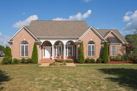 6913 Zion Crossing Ct, Columbia, TN 38401