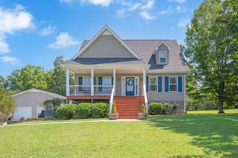 505 Aubrey Ln, Burns, TN 37029