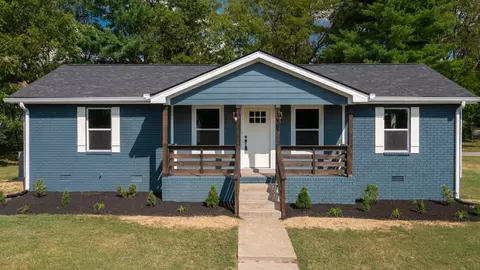 1229 Langwood Dr, Gallatin, TN 37066