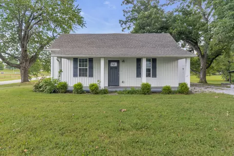 214 Maple St, Adams, TN 37010