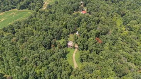 2290 Fairfield Rd, Westmoreland, TN 37186
