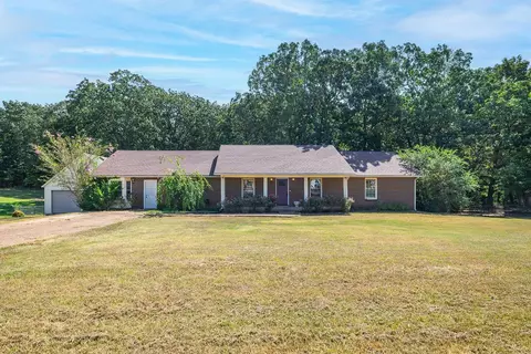 223 1st Ave S, Collinwood, TN 38450