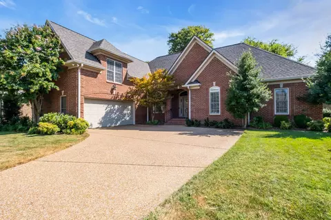 207 Chapel Ct S, Hendersonville, TN 37075