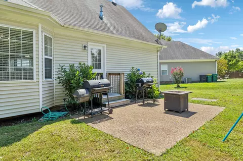 Exterior - 1022 Persimmon Dr, Spring Hill, TN 37174 photo 2 of 5