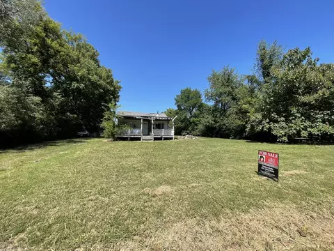 160 Fairview Ln, Clarksville, TN 37040