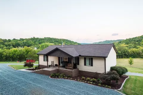 1025 Anderson Rd, Liberty, TN 37095
