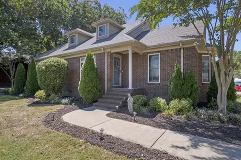337 Robins St, Lawrenceburg, TN 38464