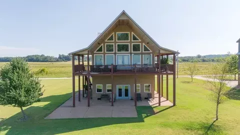 1231 Hardin Bottom River Rd, Clifton, TN 38425