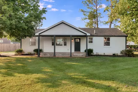 100 Greely Dr, Columbia, TN 38401