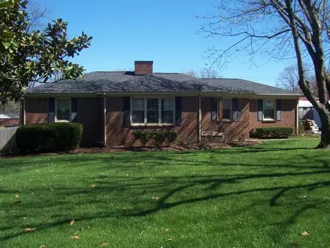 2801 Gray Cir, Columbia, TN 38401