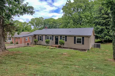 1052 Rolling Fields Cir, Columbia, TN 38401