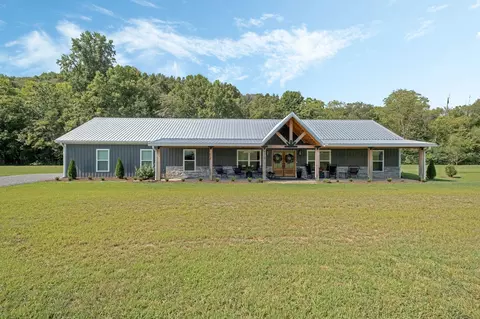 379 Mount Vernon Rd, Bethpage, TN 37022
